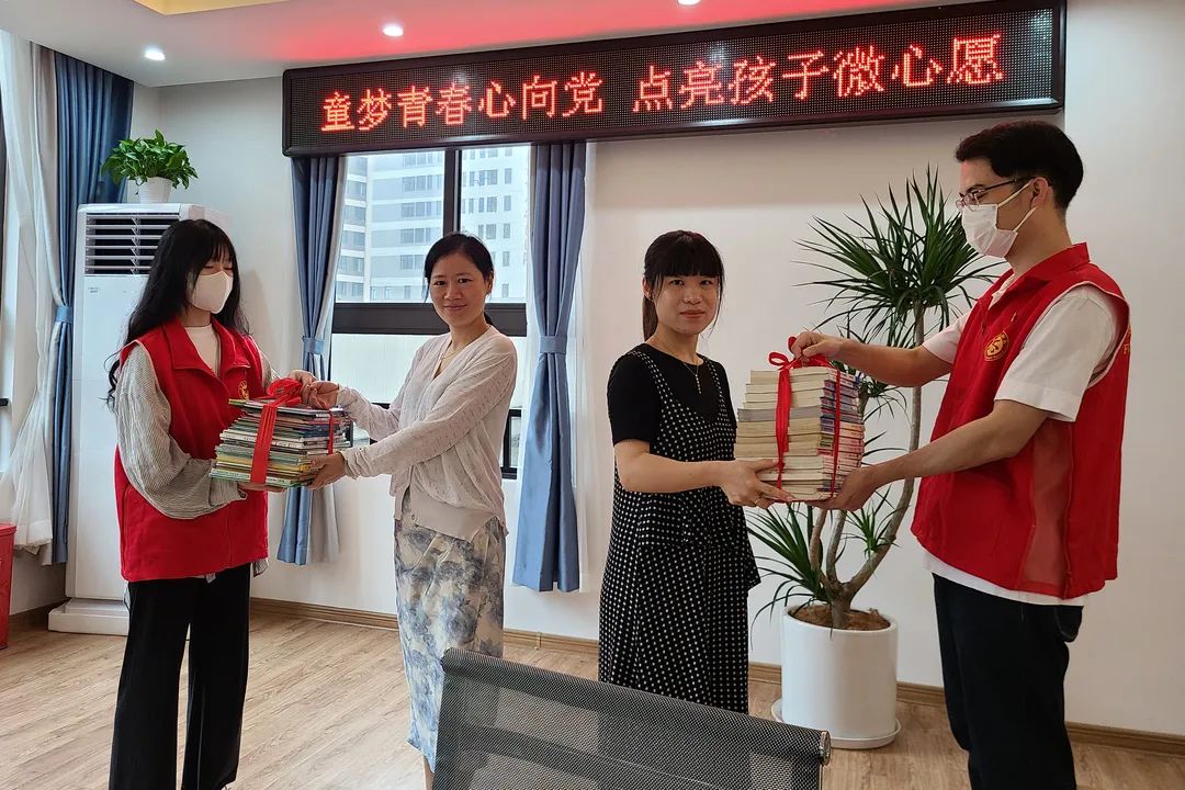 童梦青春齐向党4.jpg 图片